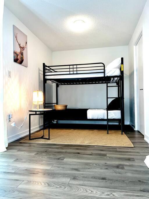 Luxurious Condo In The Center Of Downtown โตรอนโต ภายนอก รูปภาพ