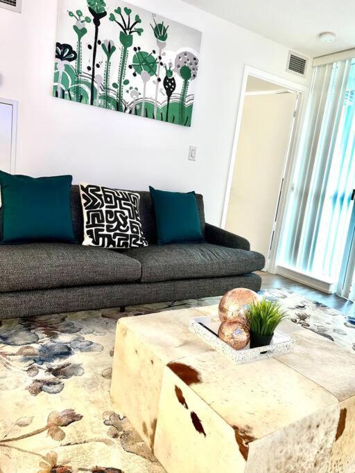 Luxurious Condo In The Center Of Downtown โตรอนโต ภายนอก รูปภาพ